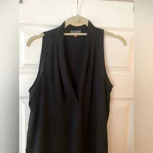 Vince Camuto sleeveless v neck black blouse M